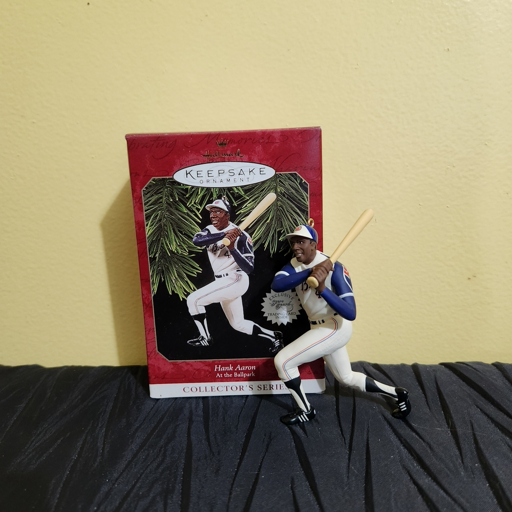 1997 Hallmark Keepsake At The Ballpark "Hank Aaron" Ornament